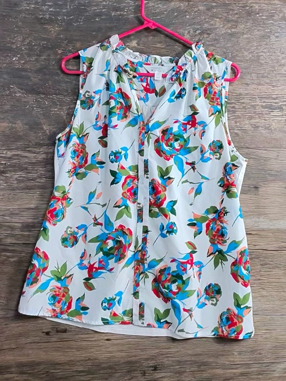 Market & Spruce White Floral Sleeveless Camisole with Multicolor Print